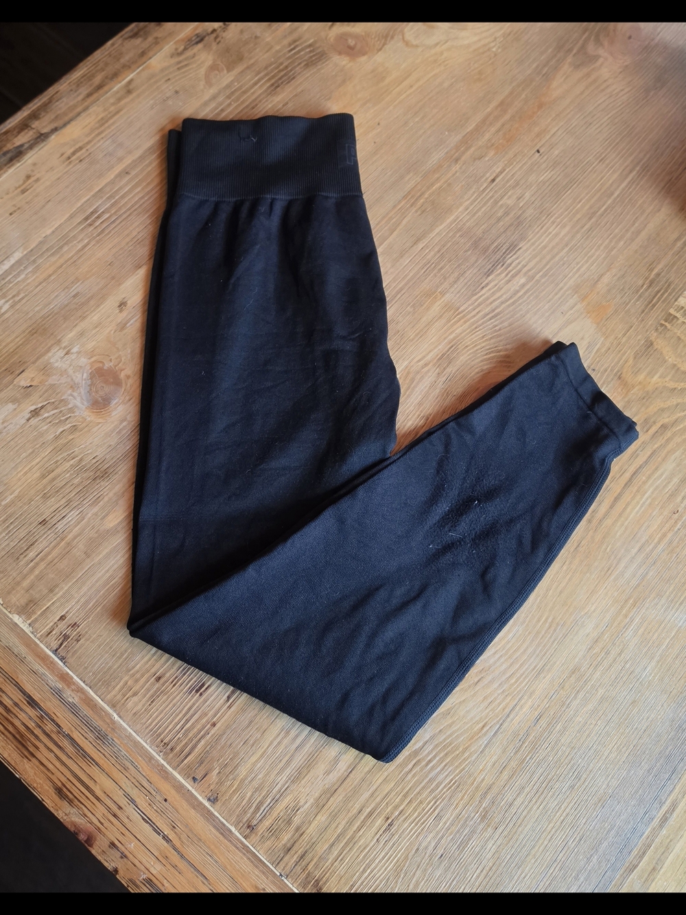 PINK Victoria's Secret Black Seamless High Rise Crop Leggings M